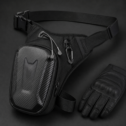 Leg bag zipper and buckle detail